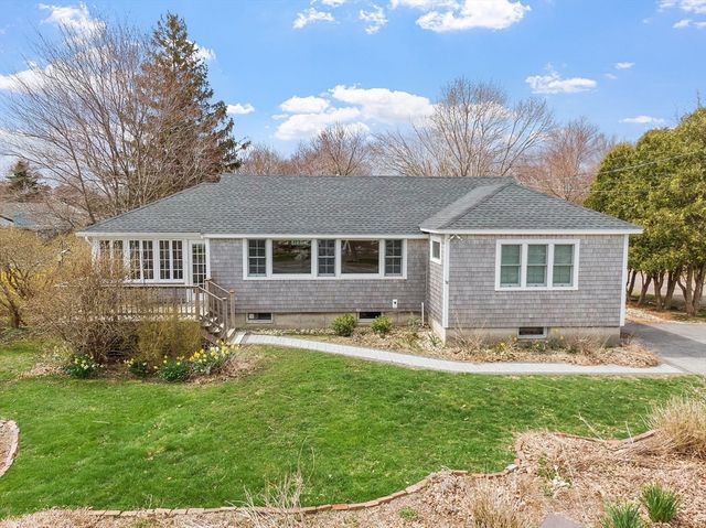 38 Plover Hill Rd, Ipswich, MA 01938