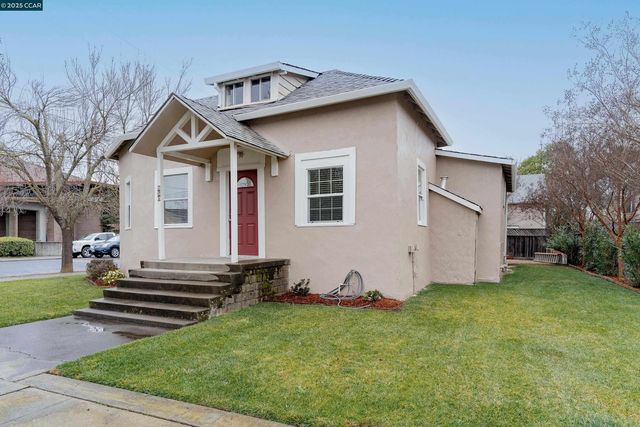 850 Caymus St, Napa, CA 94559