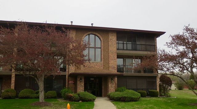 11111 Heritage Dr #3A, Palos Hills, IL 60465