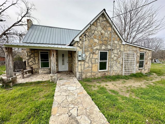 406 N  Sycamore St, Hico, TX 76457