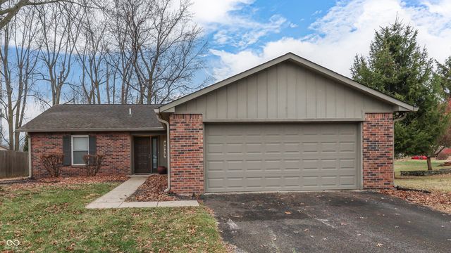 8232 Corkwood Dr, Indianapolis, IN 46227