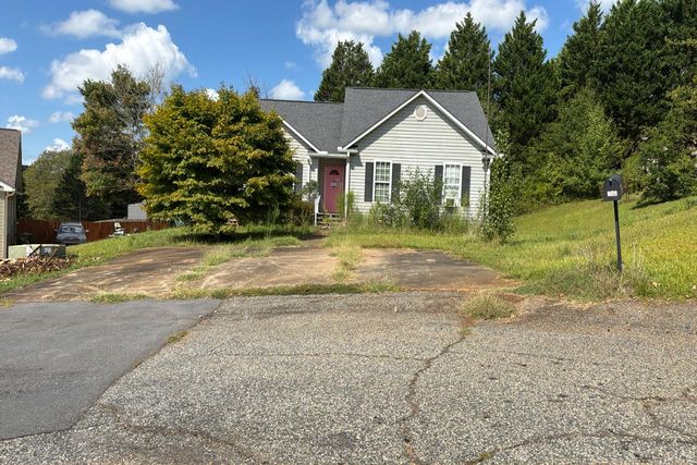 108 Sycamore Ct, Pickens, SC 29671