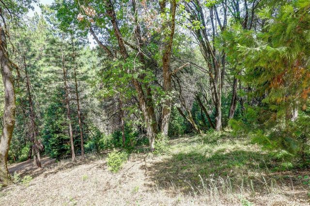 18764 Connie Dr, Grass Valley, CA 95949