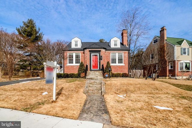 6070 Wooten Dr, Falls Church, VA 22044