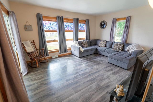 903 East Memorial Drive, Janesville, WI 53545