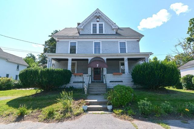 7 Russell St, Hudson, MA 01749