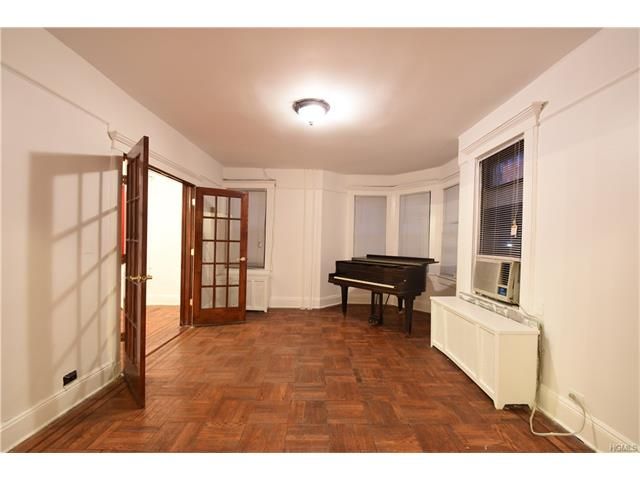 2739 Claflin Ave, Bronx, NY 10468