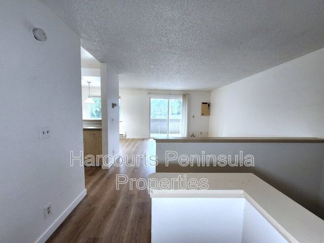 45 NE Torval Canyon Rd #6, Poulsbo, WA 98370