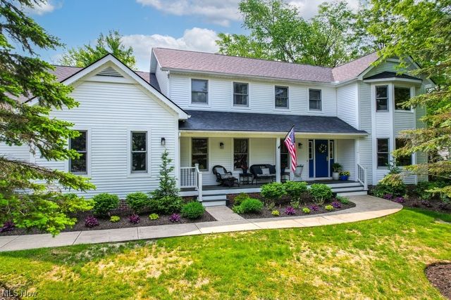 304 Whitetail Dr, Chagrin Falls, OH 44022