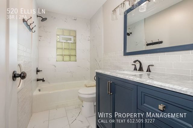 520 Ellis Ln, Golden Valley, MN 55427