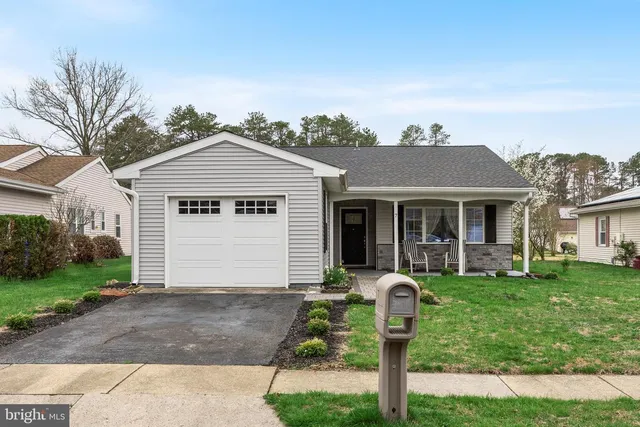 7 Picardy Pl, Southampton, NJ 08088