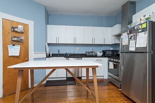 218 Prospect St #2, Cambridge, MA 02139