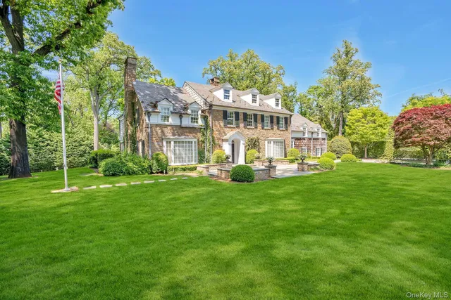 191 Elderfields Road, Manhasset, NY 11030