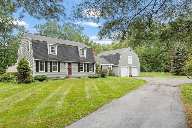 17 Saunders Rd, Townsend, MA 01474