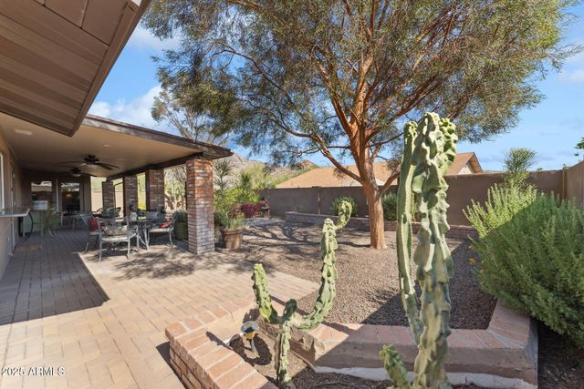 8102 N DREAMY DRAW Drive, Phoenix, AZ 85020