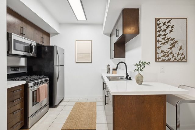 1548 6th St #1-405, Santa Monica, CA 90401