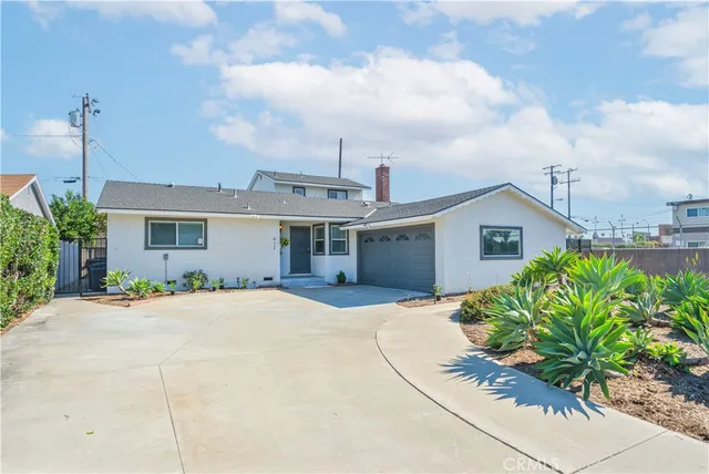 912 W  Hill Ave, Fullerton, CA 92832