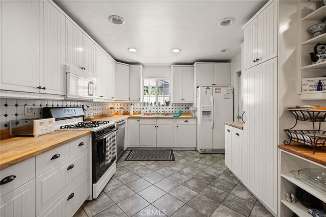 15311 Cascade Ln, Huntington Beach, CA 92647