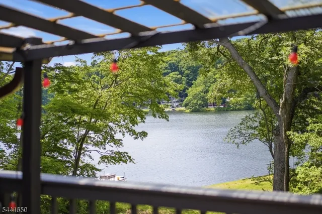 228 Waconia Rd, Highland Lakes, NJ 07422