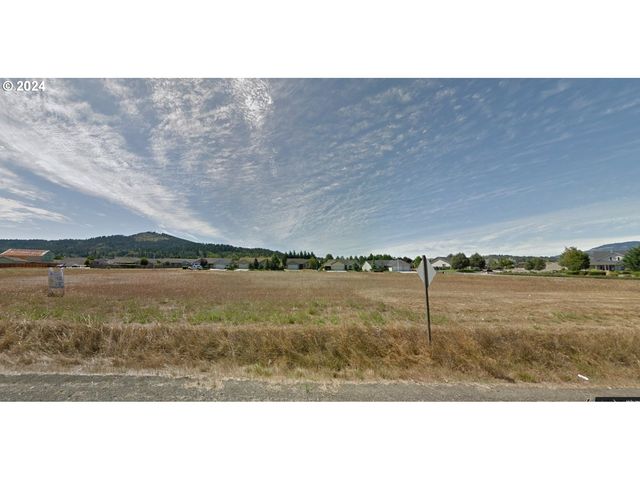 State Highway 138 W, Sutherlin, OR 97479