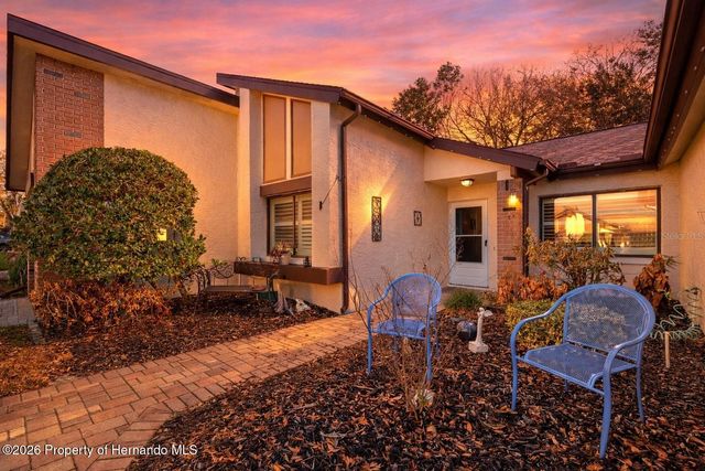7427 Heather Walk Dr, Weeki Wachee, FL 34613