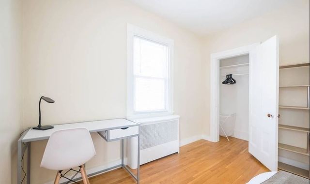 8 Eliot Ave #A, Chestnut Hill, MA 02467
