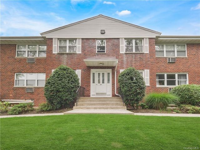 241 N Middletown Road UNIT D, Pearl River, NY 10965