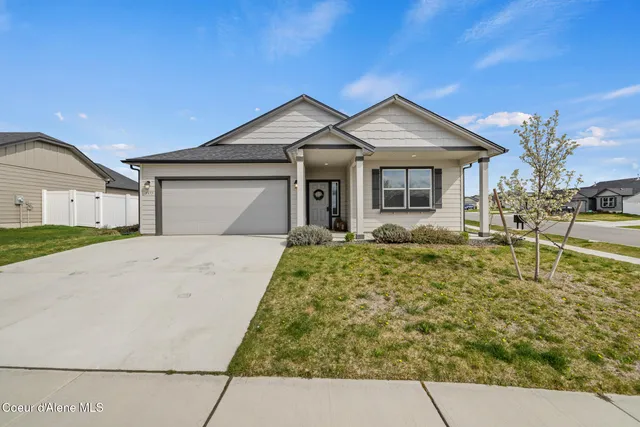5977 Theismann Rd, Rathdrum, ID 83858