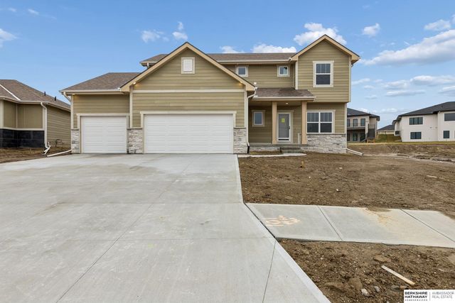 6221 N  210th St, Elkhorn, NE 68022