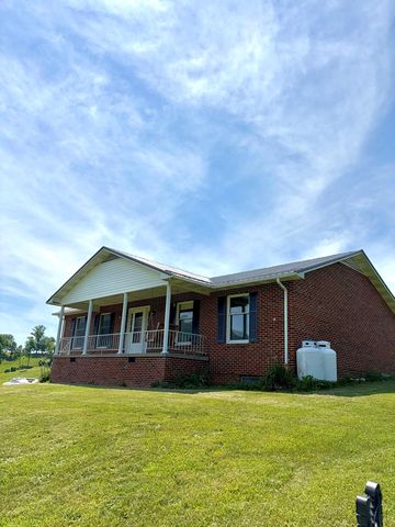 108 Meredith Ln, Tazewell, VA 24651