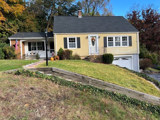 30 Royal Rd, Worcester, MA 01603