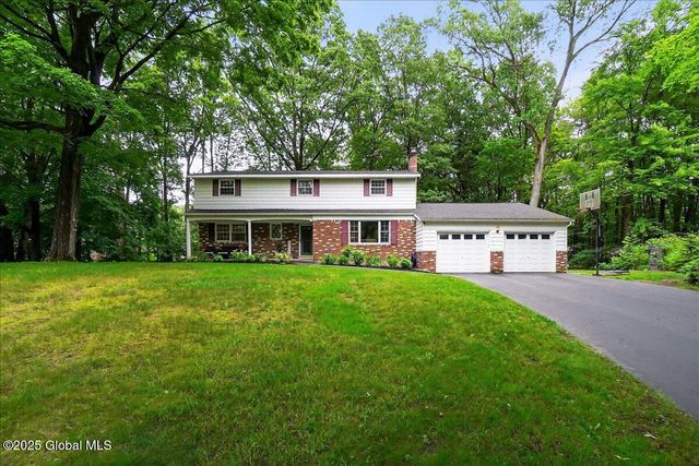 5 Pine Crest, Ballston Lake, NY 12019