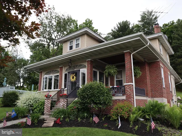 731 W  Main St, Leesport, PA 19533