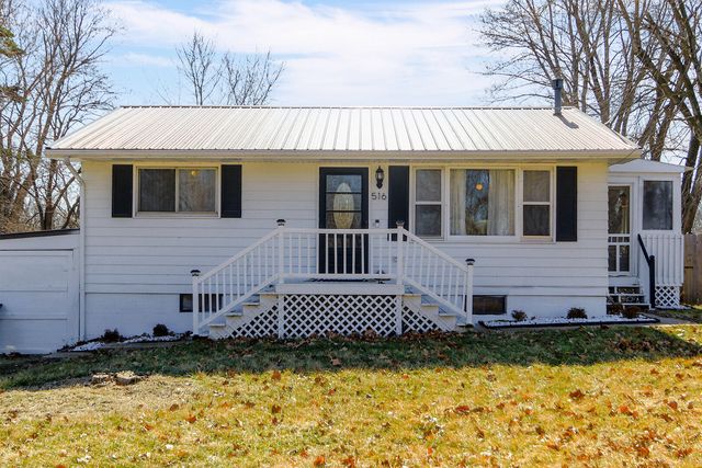 516 Parkway Dr, Boonville, MO 65233