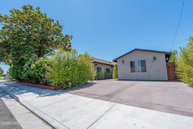 1221 N  School St, Santa Maria, CA 93454