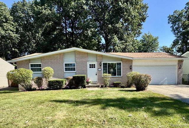 3420 Ellenboro St, Troy, MI 48083