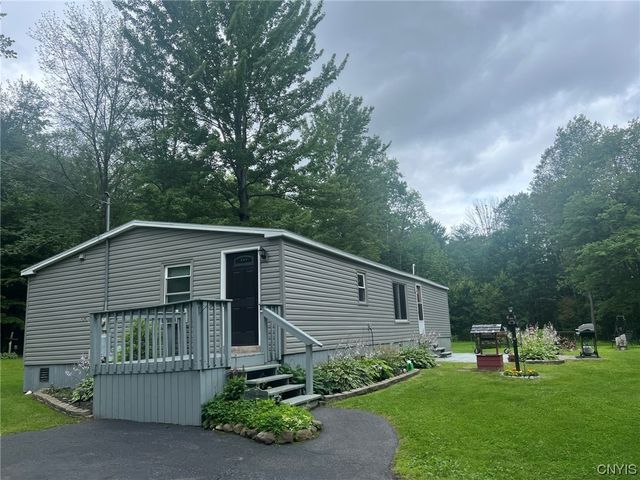 832 County Route 45, Central Square, NY 13036