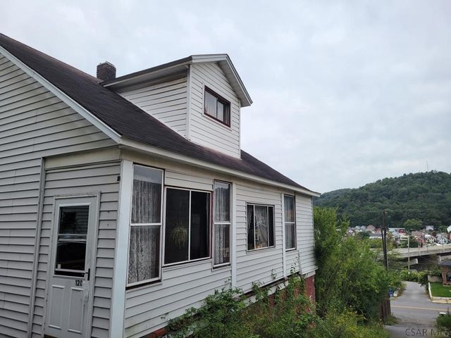 120 Hill Dr, Johnstown, PA 15909