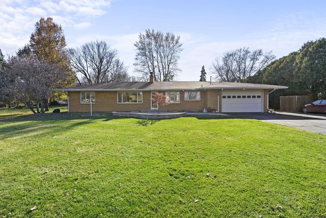 2928 Mulberry Ave, Muscatine, IA 52761