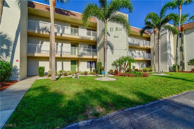 4840 Golf Club Ct #10, North Fort Myers, FL 33903
