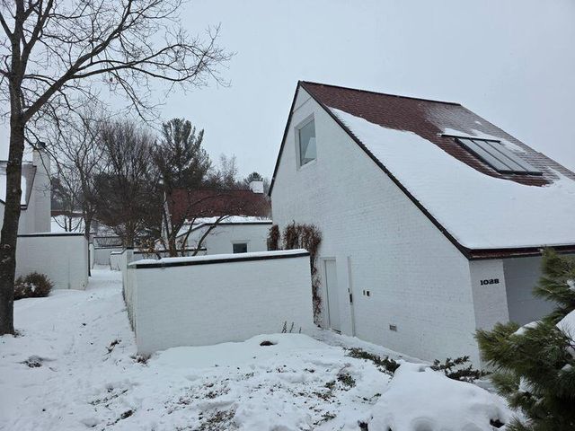 1028 Scott Pl, Ann Arbor, MI 48105