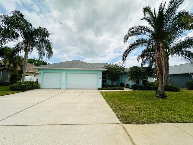 2533 Canary Isles Dr, Melbourne, FL 32901