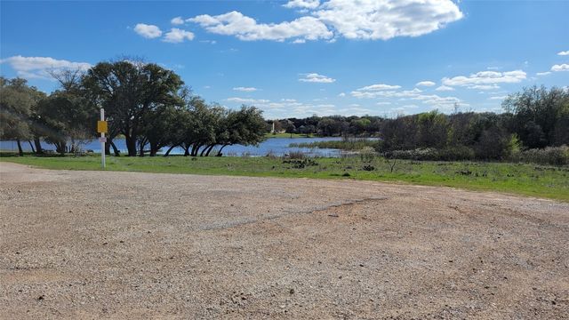 4038 High Point Dr, Whitney, TX 76692