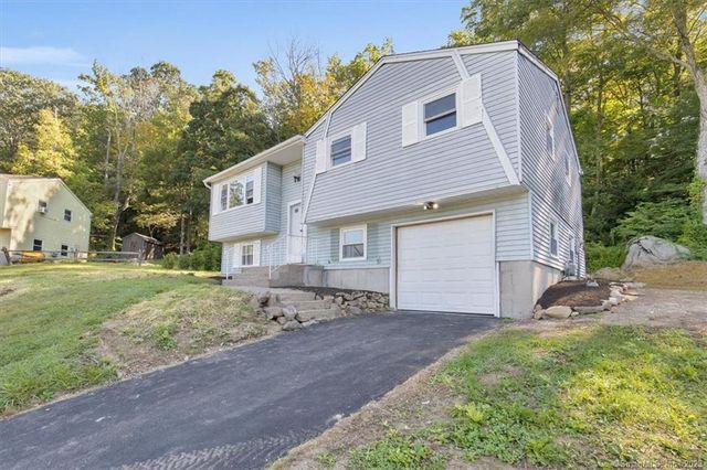 16 Hamill Dr, Winsted, CT 06098