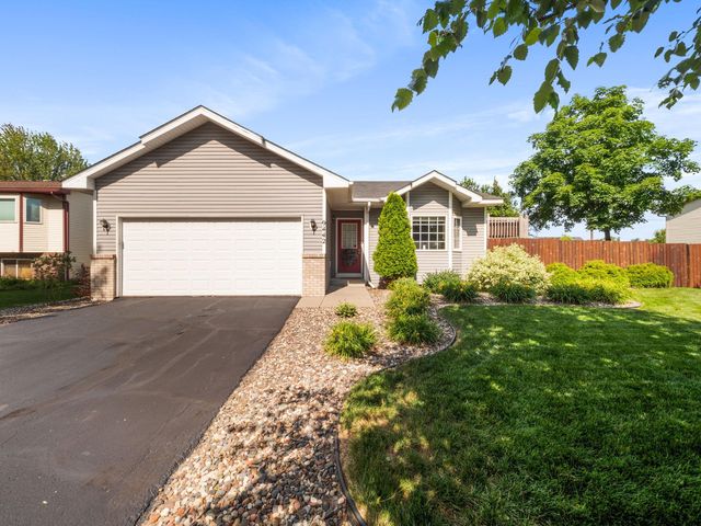 9442 Hale Ave S, Cottage Grove, MN 55016