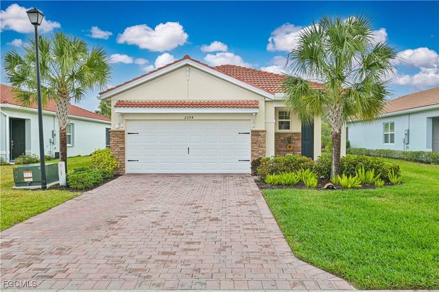 2094 Summersweet Dr, Alva, FL 33920