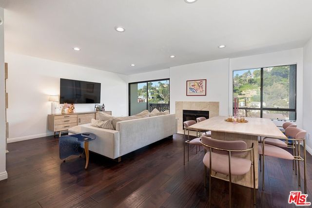 2018 Griffith Park Blvd #203, Los Angeles, CA 90039