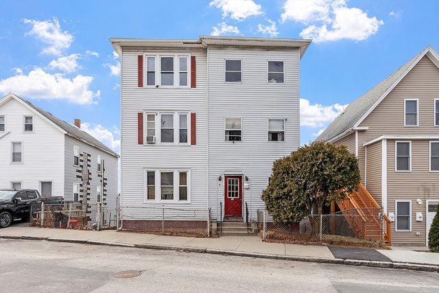 13 Groton Pl, Worcester, MA 01604