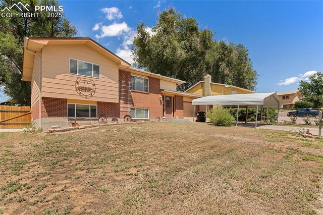 814 Drew Dr, Colorado Springs, CO 80911