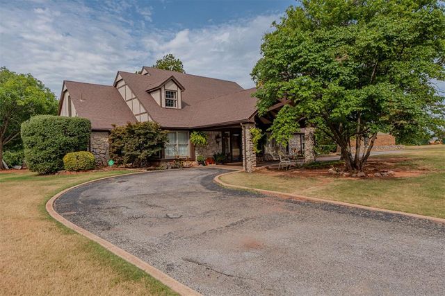 254 N  Marshall Dr, Chandler, OK 74834